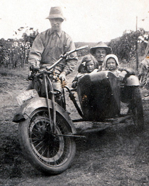 Henry Dadswell, Charlie Richardson, Bonny Nolan, Marion Dadswell